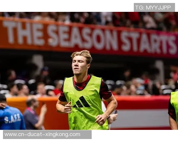 曼晚:霍伊伦很想留在曼联,但为了世界杯他的态度改变了