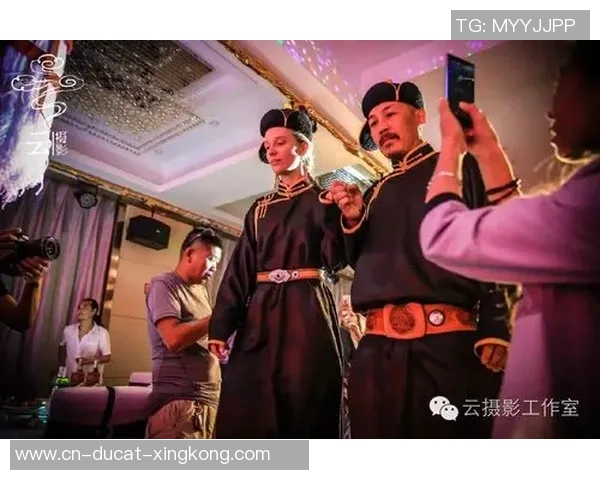 最强“亲友团”搭台!这场运动交际主打一个“松懈感”